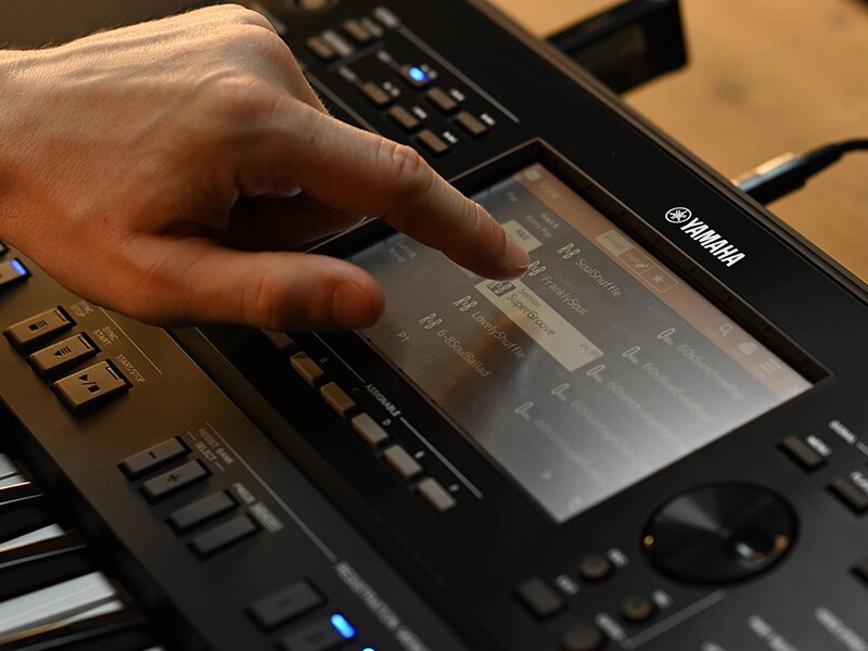 Betjening av berøringsskjermen på Yamaha Arranger Workstation PSR-SX720+