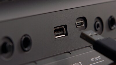 Illustrasjon av tilkobling og utgang på PSR-E483