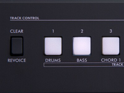 Illustrasjon av Track Control-funksjonen på PSR-E583