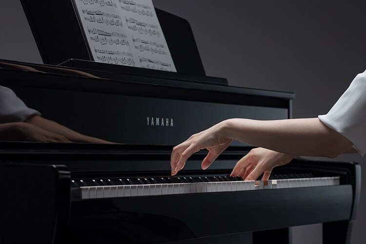 CLP-745 - Oversikt - Clavinova - Produkter - Pianos